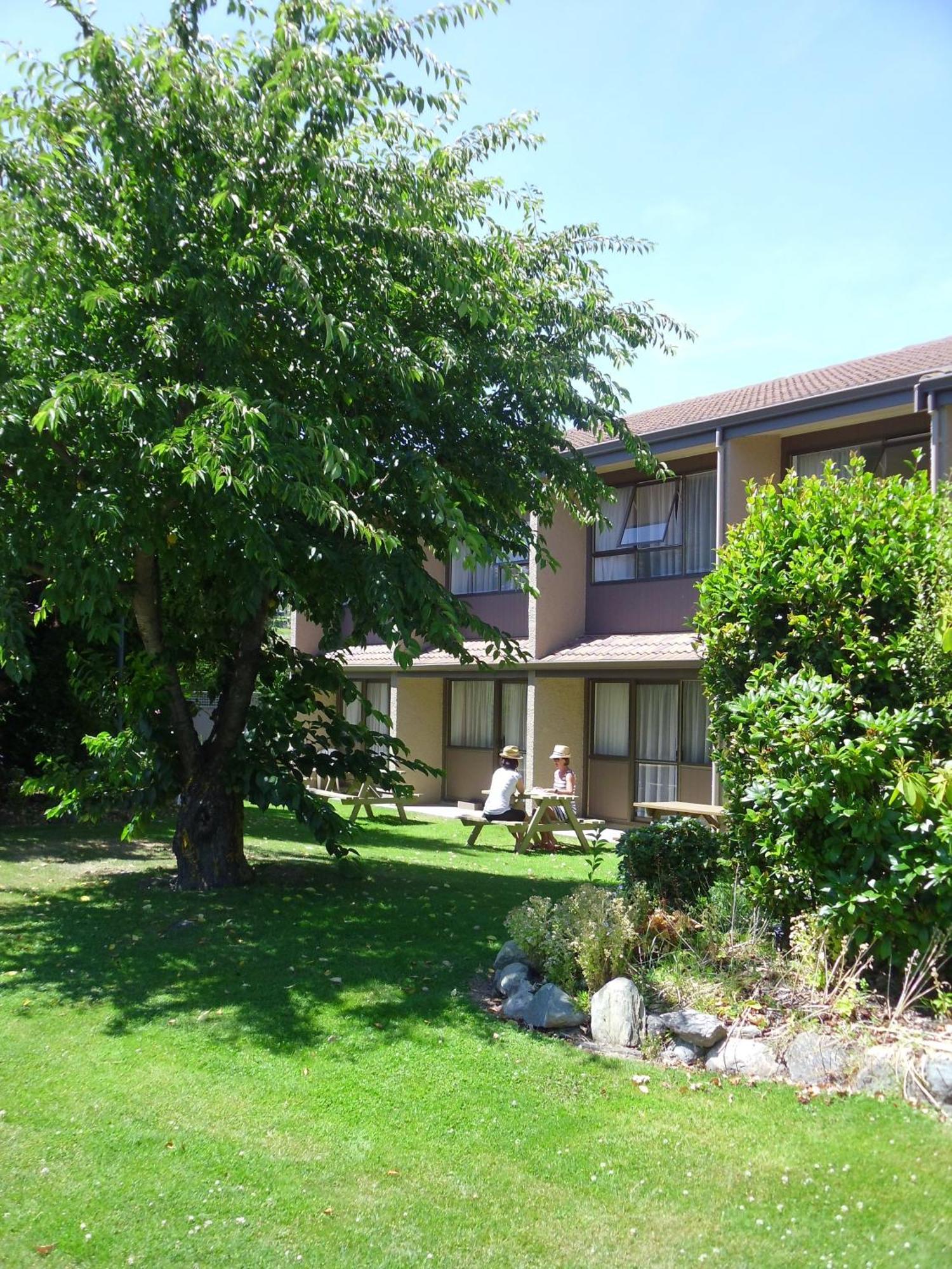 Fairway Motel & Apartments Wanaka Zewnętrze zdjęcie