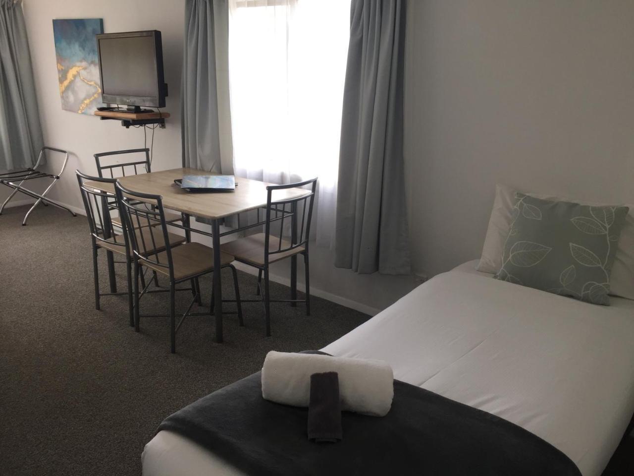 Fairway Motel & Apartments Wanaka Zewnętrze zdjęcie